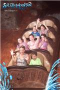 Splash Mountain, posing like fashion models