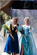 Anna and Elsa's Royal Welcome