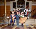 Meeting Mickey and Friends in their Pirate costumes